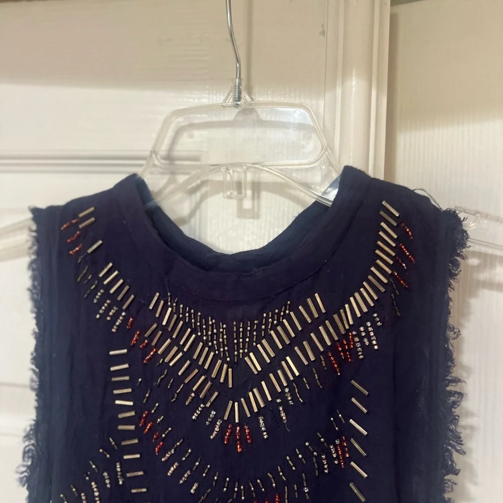 Free People Navy Laser-Cut Sleeveless Tank top open back
Medium boho beach chic - Picture 6 of 15